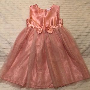 Girl holiday dress size 5t.